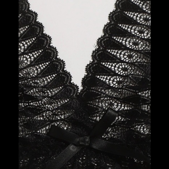 3-Piece, Red & Black, Velvet & Lace, Lingerie Set - Picture 2 of 6